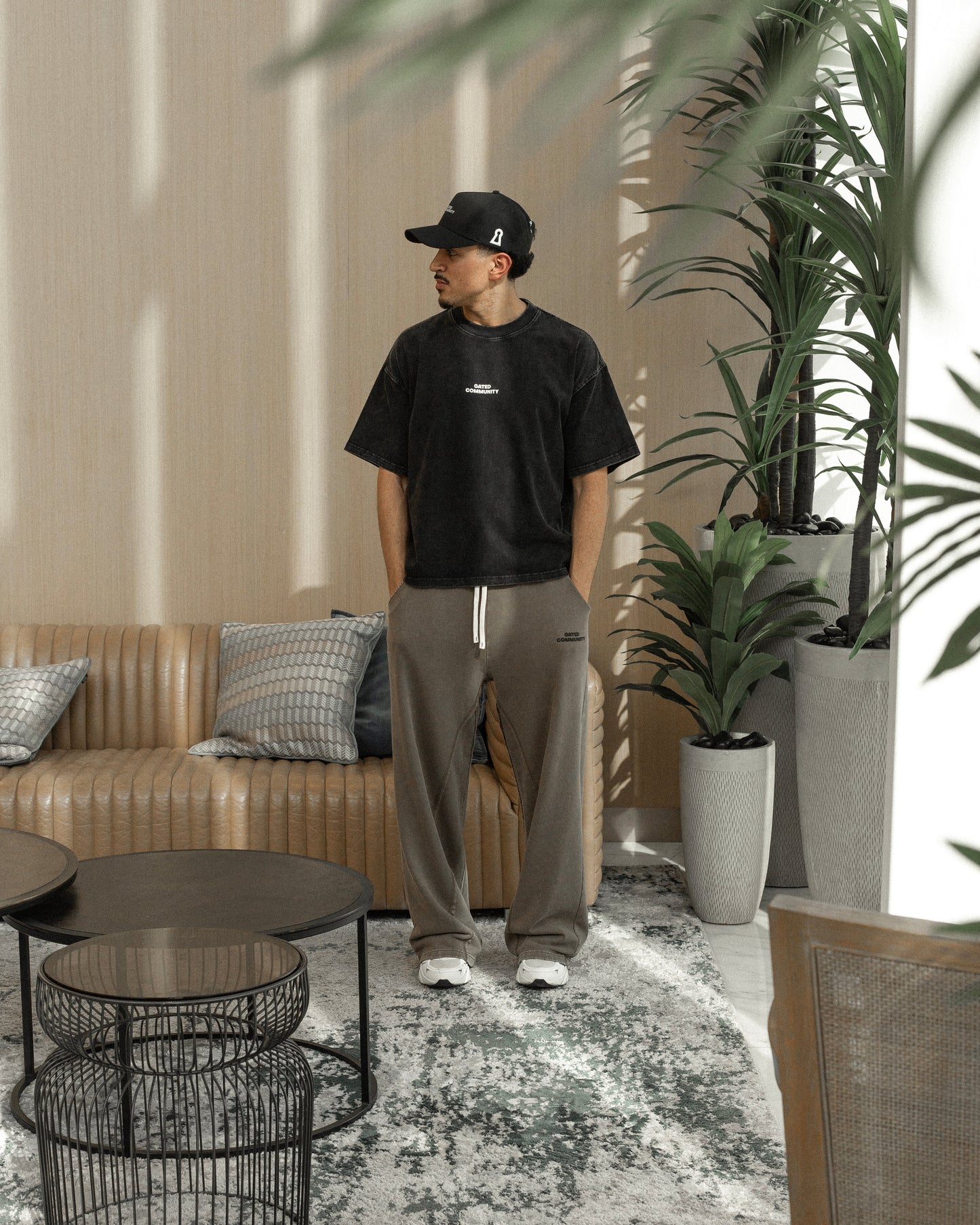 GATED COMMUNITY SIGNATURE BOXY FIT T-SHIRT