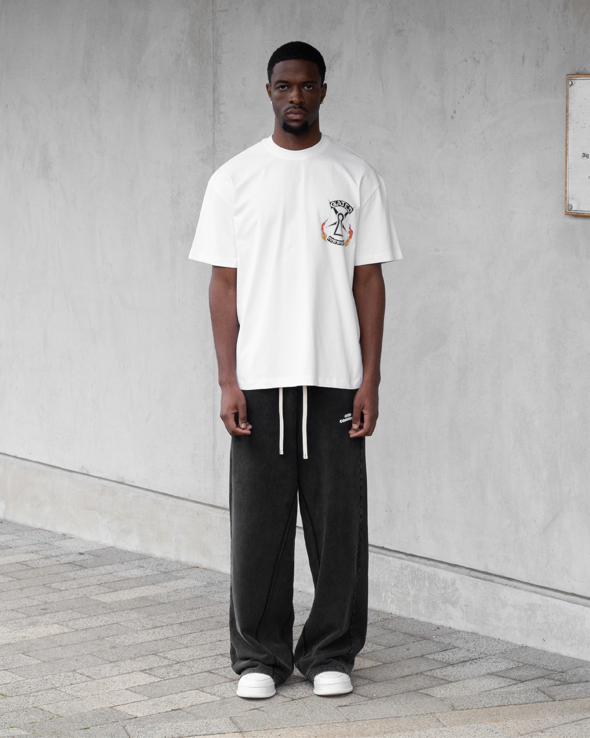 Signature wide leg sweatpants